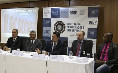 O ministro da Justiça e Segurança Pública, Sergio Moro, fala sobre a  Operação Luz da Infância 4, que cumpre mandados de busca e apreensão contra acusados de crimes de abuso e exploração sexual de crianças e adolescentes na internet.