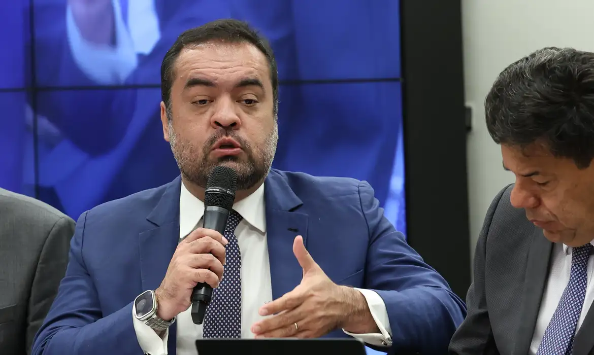 Lula Marques/Agência Brasil Brasília 25/11/2025 - A Comissão Especial que analisa a proposta de emenda à Constituição da segurança pública (a PEC da Segurança Pública) durante audiência pública para debater o tema Competências federativas na segurança públicas sob a ótica estadual. Participam os governador do Rio de Janeiro, Cláudio Castro. Foto Lula Marques/Agência Brasil