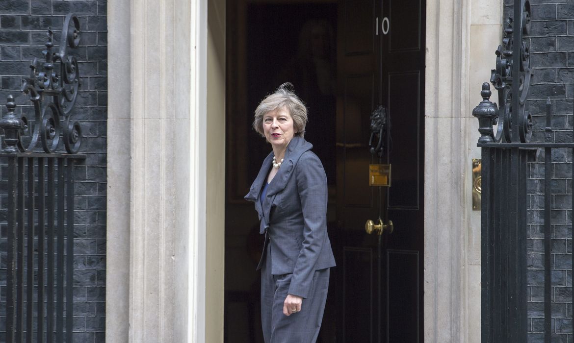 Theresa May será a primeira mulher a assumir o cargo de primeira-ministra após o fim da era Margaret Thatcher, há quase 26 anos