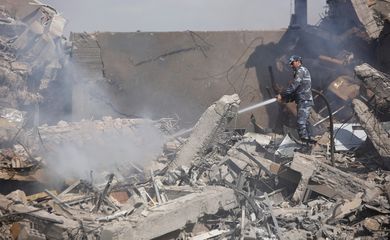 Damasco – Centro de pesquisa destruído pelos bombardeios realizados na noite de ontem por Estados Unidos, Reino Unido e França 