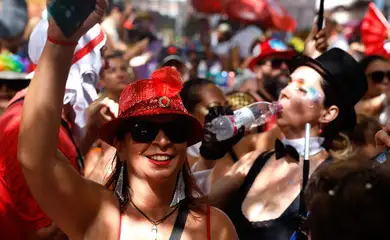 Rio de Janeiro (RJ), 04/03/2025 - Bloco Bagunça Meu Coreto, na Praça São Salvador, em Laranjeiras, zona sul da cidade.  Foto: Tânia Rêgo/Agência Brasil