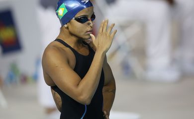 Etiene Medeiros ganha mais um ouro para a natação do Brasil
