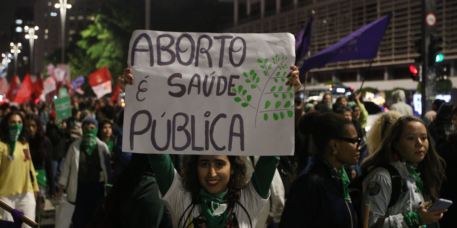 Atos a favor da descriminaliza&ccedil;&atilde;o do aborto aconteceram em todo pa&iacute;s |  Radioag&ecirc;ncia Nacional