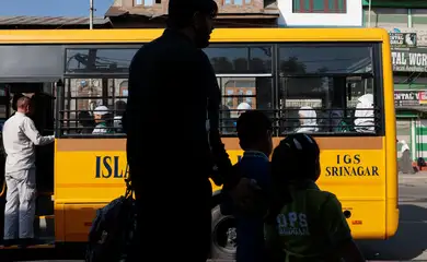 Ataque suicida contra ônibus escolar deixa cinco mortos no Paquistão