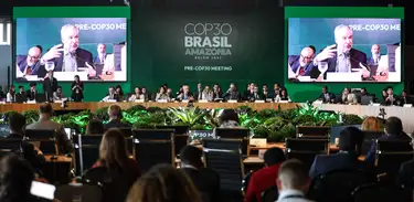 A ministra do Meio Ambiente, Marina Silva, participa de plenária no segundo dia da Pré-Cop30. 
