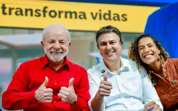 Rio de Janeiro (RJ), 15/10/2025 - Presidente da República, Luiz Inácio Lula da Silva, ao lado do ministro da Educação, Camilo Santana e da ministra da Igualdade Racial, Anielle Franco, durante a cerimônia de comemoração pelo Dia dos Professores e de anúncios relativos ao Programa Mais Professores para o Brasil. Foto: Ricardo Stuckert/PR