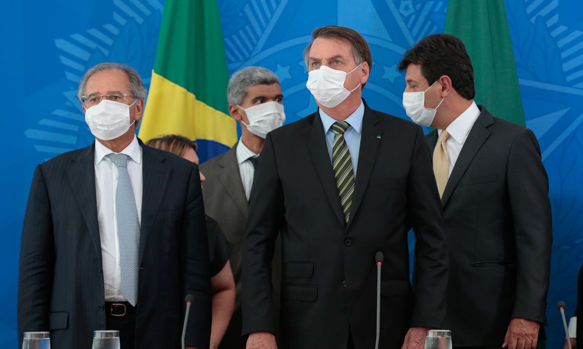Presidente da República, Jair Bolsonaro e ministros de estado, participam de coletiva de imprensa no palácio do Planalto