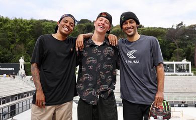 Kelvin Hoefler, Felipe Gustavo e Giovanni Vianna, skate, street