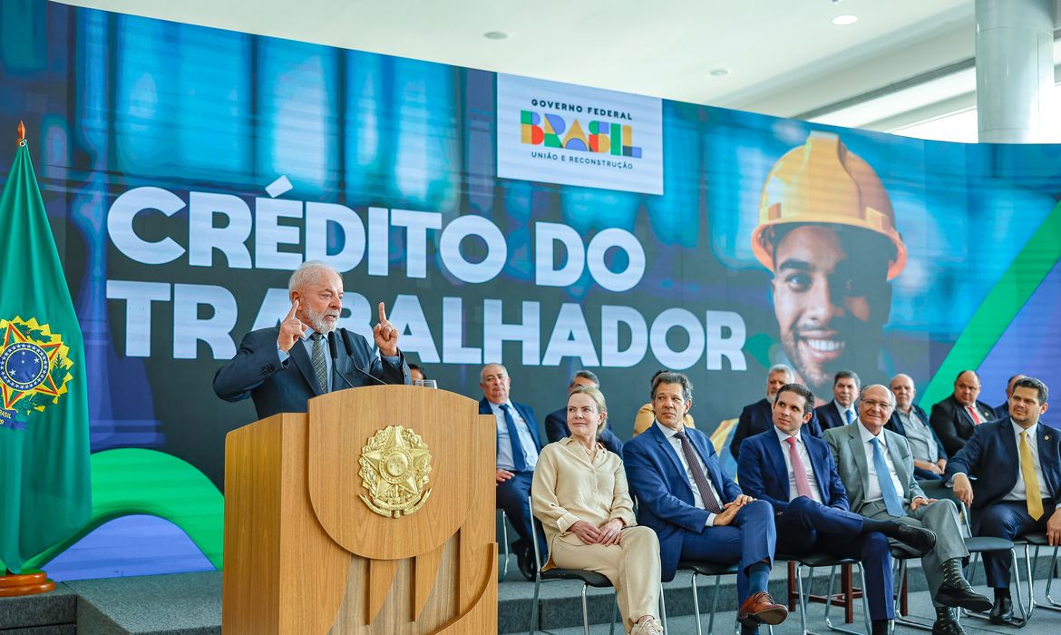 Brasília (DF), 12/03/2025 - Presidente da República, Luiz Inácio Lula da Silva, durante cerimônia de lançamento do Programa “Crédito do Trabalhador”, realizado no Palácio do Planalto. Foto: Ricardo Stuckert/PR