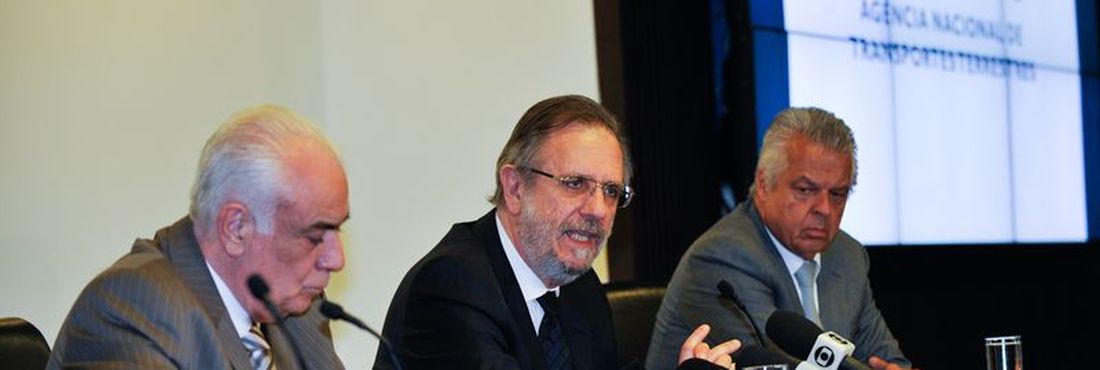 Ministro Miguel Rossetto participa de reunião com representantes de caminhoneiros