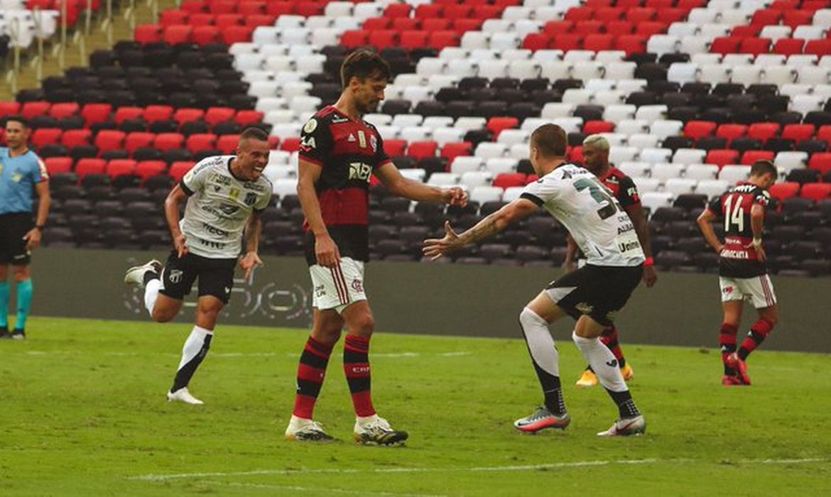 Ceará bate Fla no Maracanã