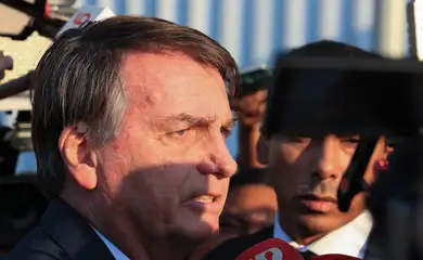 Brasília (DF) 18/05/2023 Ex-presidente, Jair Bolsonaro, na saída do Senado federal após visitar seu filho e senador, Flávio Bolsonaro. Foto Lula Marques/ Agência Brasil.