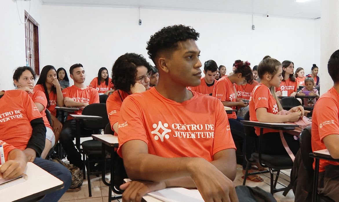 Brasília (DF) - Caminhos da Reportagem - Jovens do curso de capacitaçāo nas comunidades carentes de Brasília.
A taxa de desemprego no Brasil é de 8,8%, segundo a pesquisa mais recente do IBGE. Já entre os jovens de 18 a 24 anos, esse índice é o dobro: 18%.
Foto: Divulgaçāo