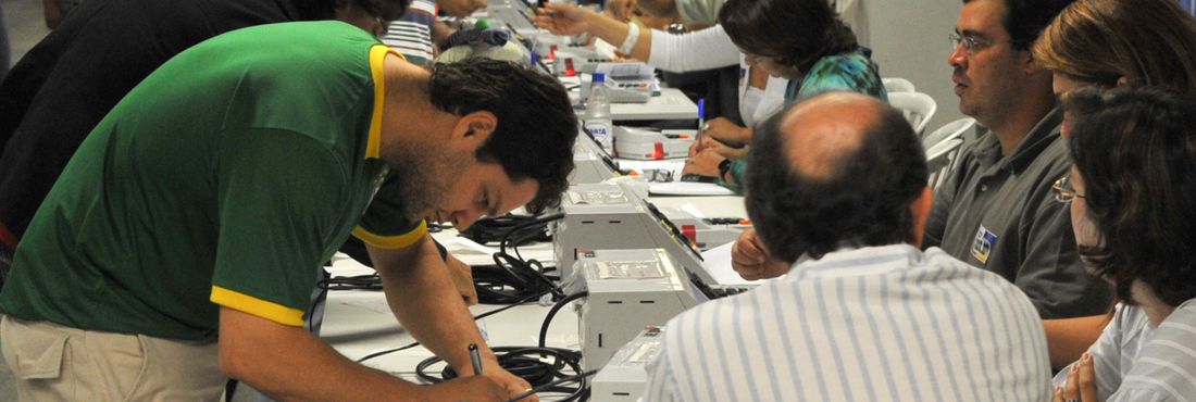 TRE-DF estima que 200 mil eleitores que estão em Brasília vão justificar ausência