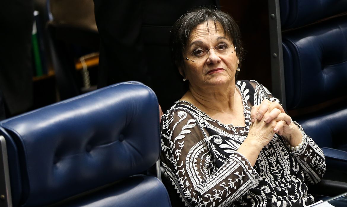 Brasília - Maria da Penha Maia Fernandes, durante sessão solene para celebrar os dez anos da Lei Maria da Penha, criada para coibir a violência contra a mulher (Marcelo Camargo/Agência Brasil)