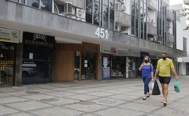 Comércio da cidade do Rio de Janeiro funciona com restrições