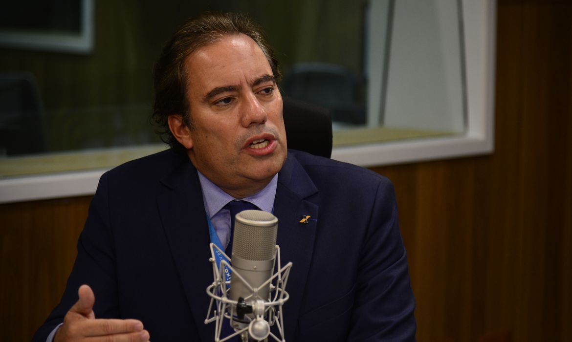 O presidente da Caixa, Pedro Guimarães, é entrevistado no programa A Voz do Brasil.