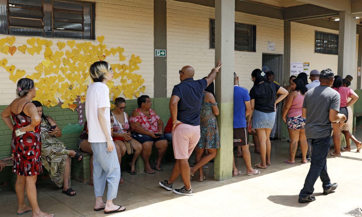 Valparaíso (GO), 06/10/2024 - Eleitores durante dia de votação nas eleições 2024. Foto: Bruno Peres/Agência Brasil