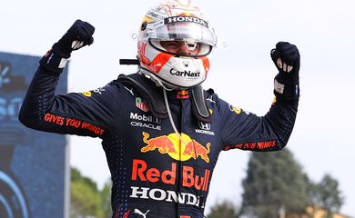 Reuters/BRYN LENNON/Direitos reservados Emilia Romagna Grand Prix - Max Verstappen vence GP de ÍMola, em 18/04/2021