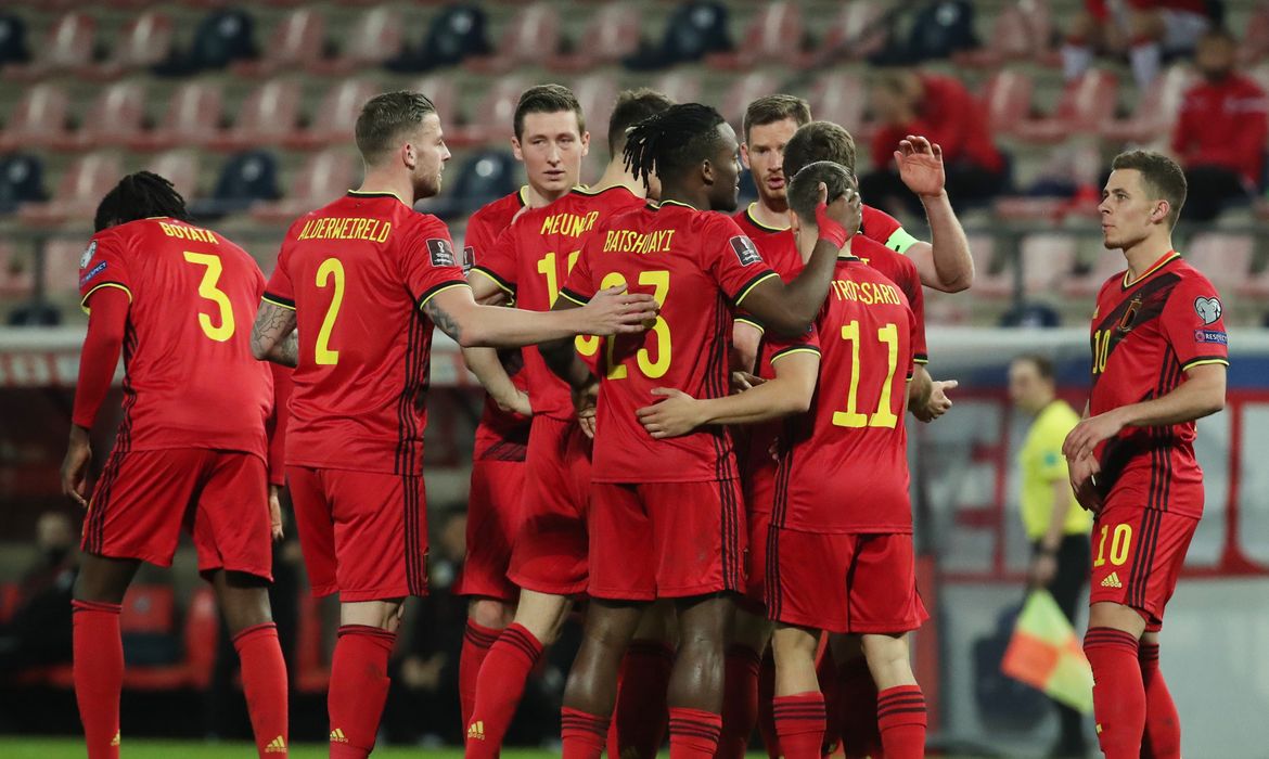 Jogadores da Bélgica comemoram gol contra Belarus - goleada - 8 a 0 - Eliminatórias da Copa do Mundo - seleção belga