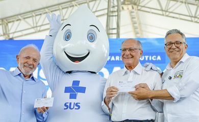 Presidente da República, Luiz Inácio Lula da Silva, durante a visita e cerimônia de inauguração da Fábrica da Novo Nordisk.
Fábrica da Novo Nordisk, Montes Claros - MG.

Foto: Ricardo Stuckert / PR