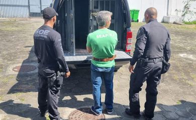 Rio de Janeiro (RJ), 12/11/2024 - Rogério Andrade no início da transferência para o Presídio Federal de Campo Grande. Foto: Seap-RJ/Divulgação