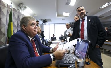 Brasília - Parlamentares aprovam o parecer do relator da CPMI da JBS, deputado Carlos Marun (Marcelo Camargo/Agência Brasil)