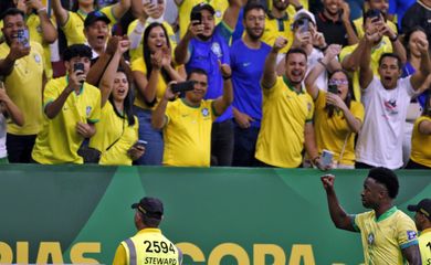 Brasília (DF), 20/03/2025 - Jogador Vini Jr durante lance de jogo de futebol entre Brasil e Colômbia válido pelas Eliminatórias da Copa do Mundo. Foto: Bruno Peres/Agência Brasil