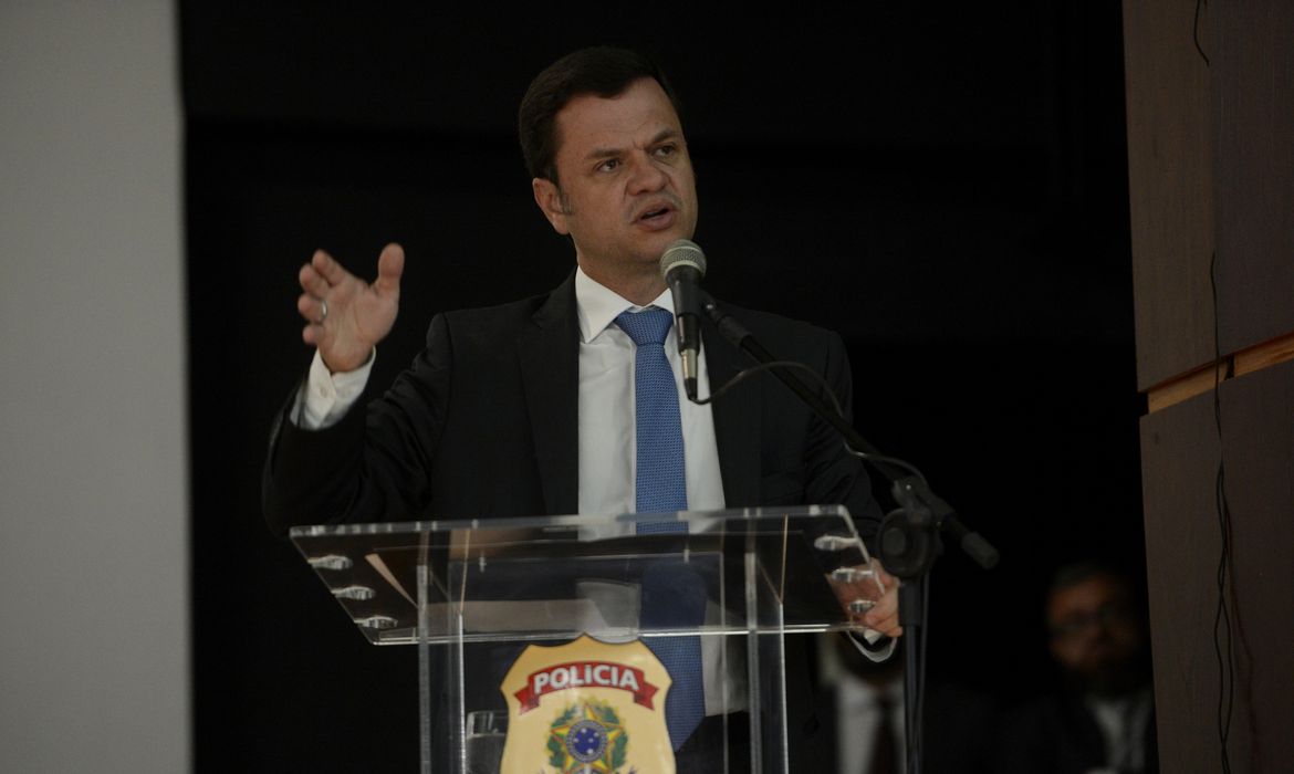 O ministro da Justiça e Segurança Pública, Anderson Torres fala durante posse do novo superintendente regional da Polícia Federal no Rio de Janeiro