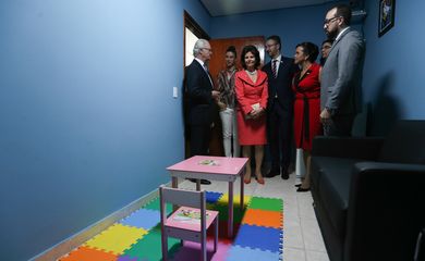 Brasília - O rei da Suécia, Carlos Gustavo, e a rainha Sílvia visitam o Centro Integrado para Crianças Vítimas de Abuso Sexual 18 de Maio (Fabio Rodrigues Pozzebom/Agência Brasil)