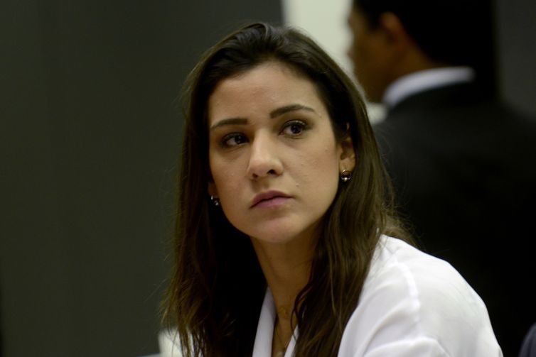 A nadadora olímpica Joanna Maranhão participa de audiência pública na Câmara dos Deputados sobre o abuso sexual infantil nas categorias de base.