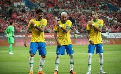 Jogadores do Brasil comemoram gol em amistoso contra a Coreia do Sul