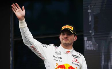 Max Verstappen acena para torcedores após o Grande Prêmio da Turquia de Fórmula 1 - F1 - GP