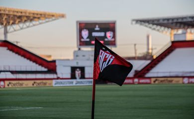 Bruno Corsino/ACG/Direitos Reservados bandeira, atlético-go