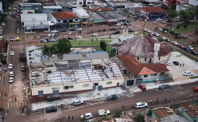 Paraná 08/11/2025 - Ciclone extratropical causa destruição no Paraná; 60 mil casas estão sem energia. Foto: Ari Dias/AEN