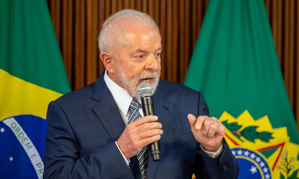 Lula reforça importância da memória para garantir democracia