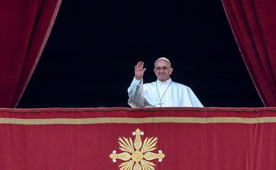 Em mensagem de Natal, papa lembra atos terroristas e pede fim da violência (Agência Lusa)