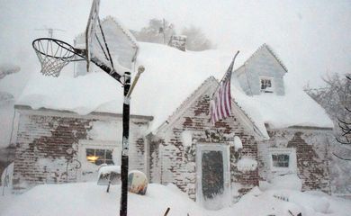 Tempestade de neve atinge o Nordeste dos EUA