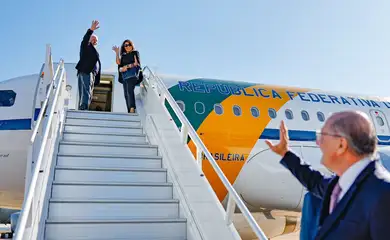 Brasília (DF), 17.05.2023-Presidente Lula passa o cargo para seu vice, Geraldo Alckmin, ao embarcar para o Japão onde participará, como convidado, da 49ª cúpula do G7, grupo formado pelos sete países mais ricos do mundo. O evento ocorre nos dias dias 20 e 21 de maio, em Hiroshima, no Japão. Foto: Ricardo Stuckert/PR