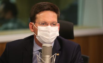 O ministro da Cidadania, João Roma, participa do programa A Voz do Brasil