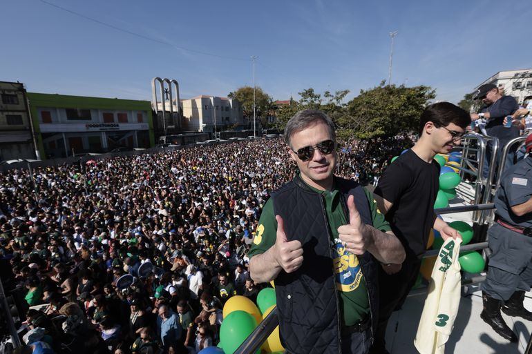 São Paulo (SP), 19/06/2025. 33ª Edição da Marcha para Jesus, que vai percorrer a zona norte da cidade saindo do Metrô Luz e seguindo em direção à Praça Heróis acda Força Expedicionária Brasileira, próxima ao Campo de Marte. Ministro do STF André Mendoça. Foto: Paulo Pinto/Agência Brasil