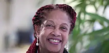 Neste ano a homenageada pelo Dia Internacional da Mulher, é a Desembargadora Luislinda Dias de Valois Santos, pela sua trajetória de superação e exemplo