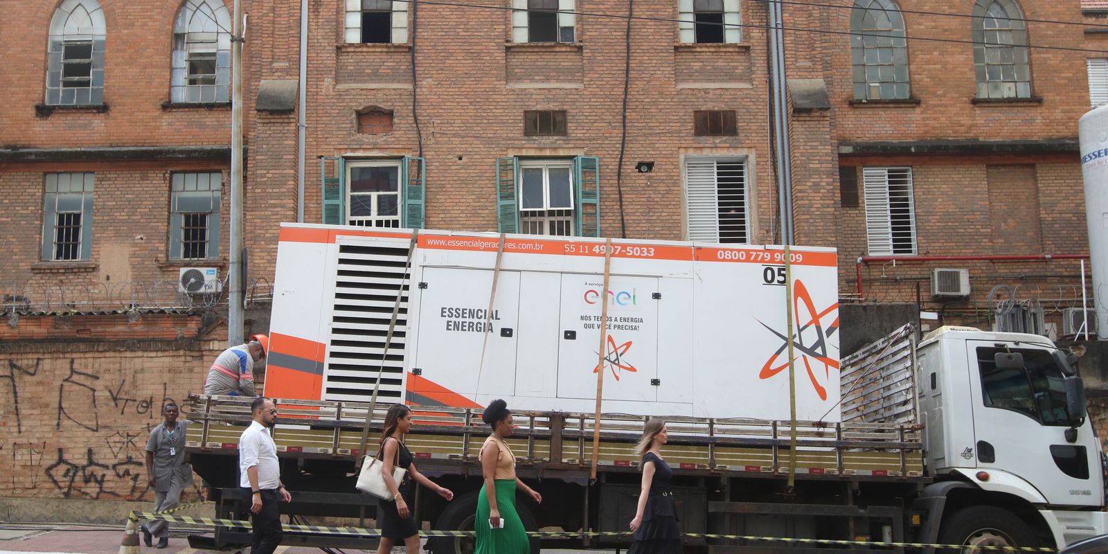 Prefeitos da Grande São Paulo rejeitam renovação de concessão da Enel