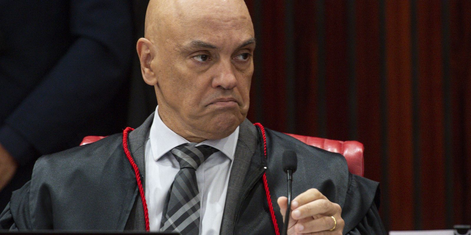 Moraes multa Monark em R$ 300 mil por descumprimento de decisão