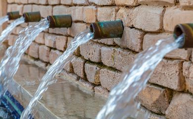 Dia Mundial da Água - Torneira; Água Potável; Fonte de Água; Copo de Água; Água LImpa. Foto: Tom/Pixabay