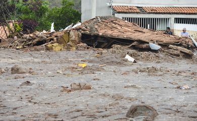 Mariana (MG) - Distrito de Bento Rodrigues, em Mariana (MG), atingido pelo rompimento de duas barragens de rejeitos da mineradora Samarco (Antonio Cruz/Agência Brasil)