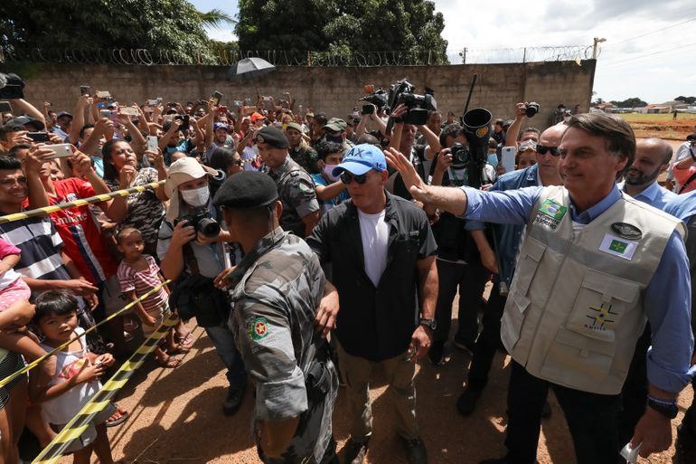 O presidente da República, Jair Bolsonaro, durante visita ao Hospital de Campanha de Águas Lindas de Goiás