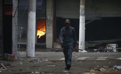 São Paulo (SP), 30/10/2024 - Incêndio de grandes proporções atingiu Shopping Center na região do Brás em São Paulo. Foto: Paulo Pinto/Agência Brasil