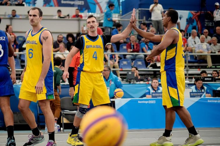 Basquete Masculino 3x3 começa com tudo em Santiago 2023 - Surto Olímpico