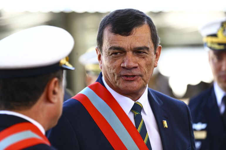 O ministro da Defesa, Paulo Sérgio Nogueira, durante cerimônia comemorativa dos 157 anos da Batalha Naval do Riachuelo, no Grupamento de Fuzileiros Navais de Brasília.